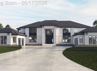 4592 Pinnacle Blvd, Rochester, MI 48306