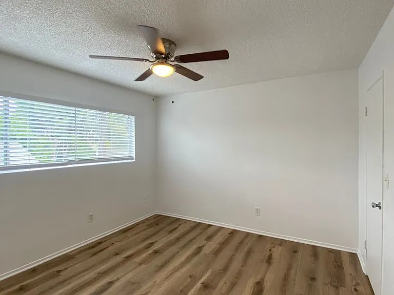 761 Coronado Ave — Photo 11