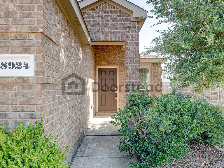8924 Whirlwind Trl — Photo 2