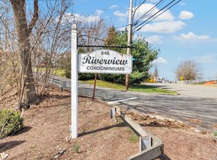 646 Howe Ave APT 6, Shelton, CT 06484