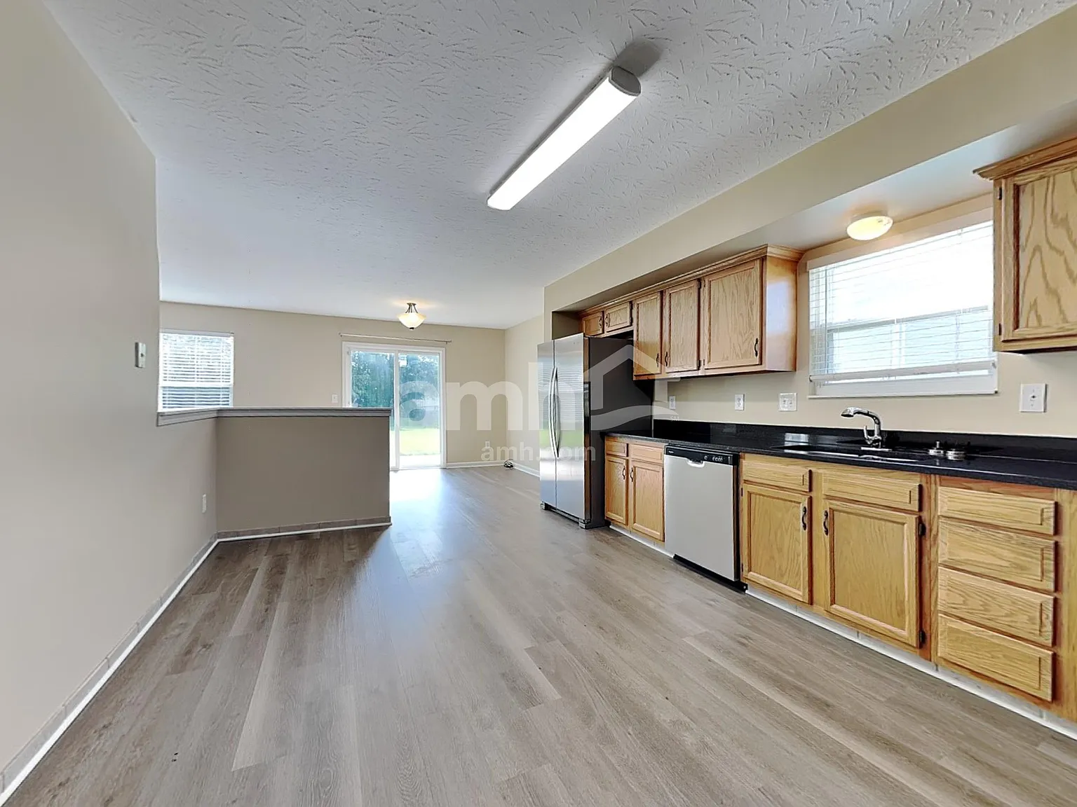 3 bed, 2.5 bath, 1680 sqft, $2,255 — Photo 4
