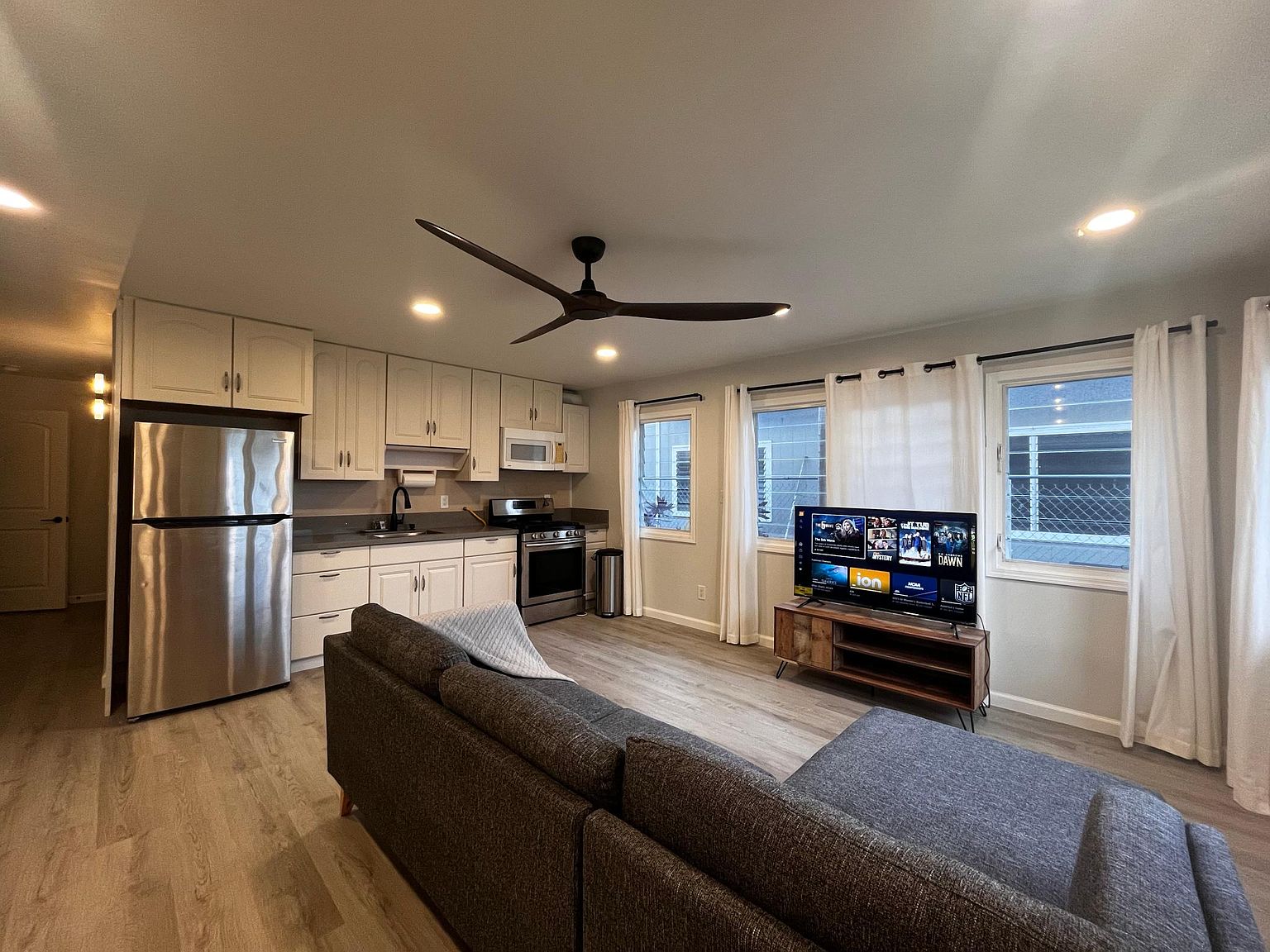 427 Keaniani St, Kailua, HI 96734 | Zillow