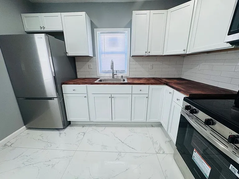 3237 Seymour Ave — Photo 19