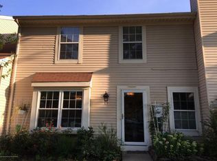 17 Alameda Ct, Eatontown, NJ 07724