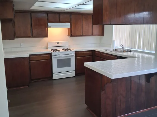 1570 Cordova St, Pomona, CA 91767