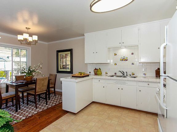 5th image of 594 Price St