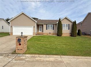 203 Prado Dr, Hurricane, WV 25526