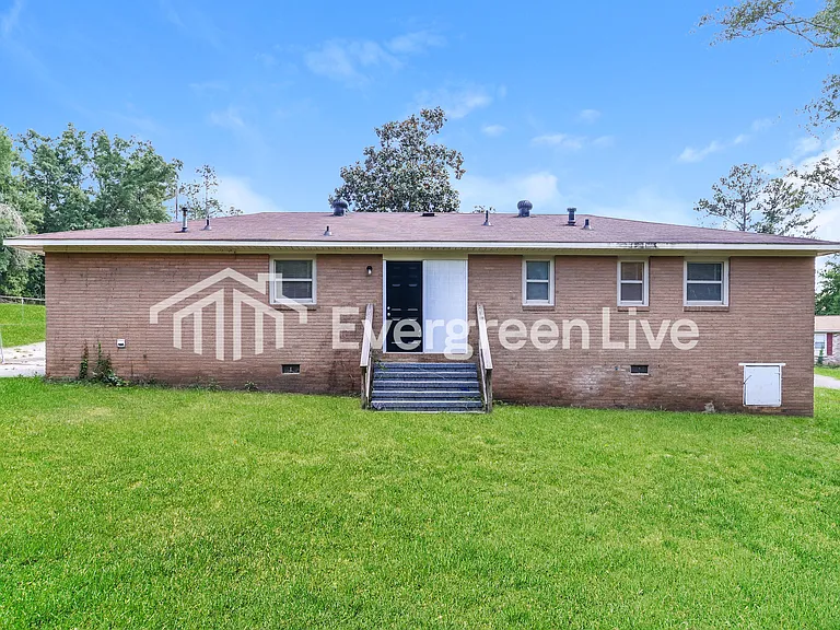 210 Bryant Ave — Photo 15