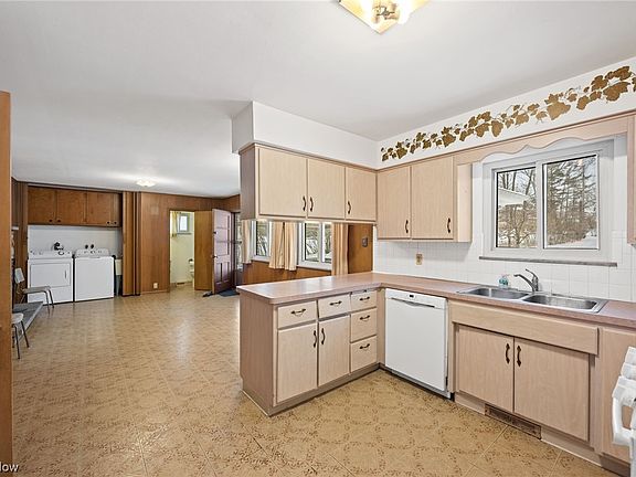 4th image of 6103 Millwood Dr