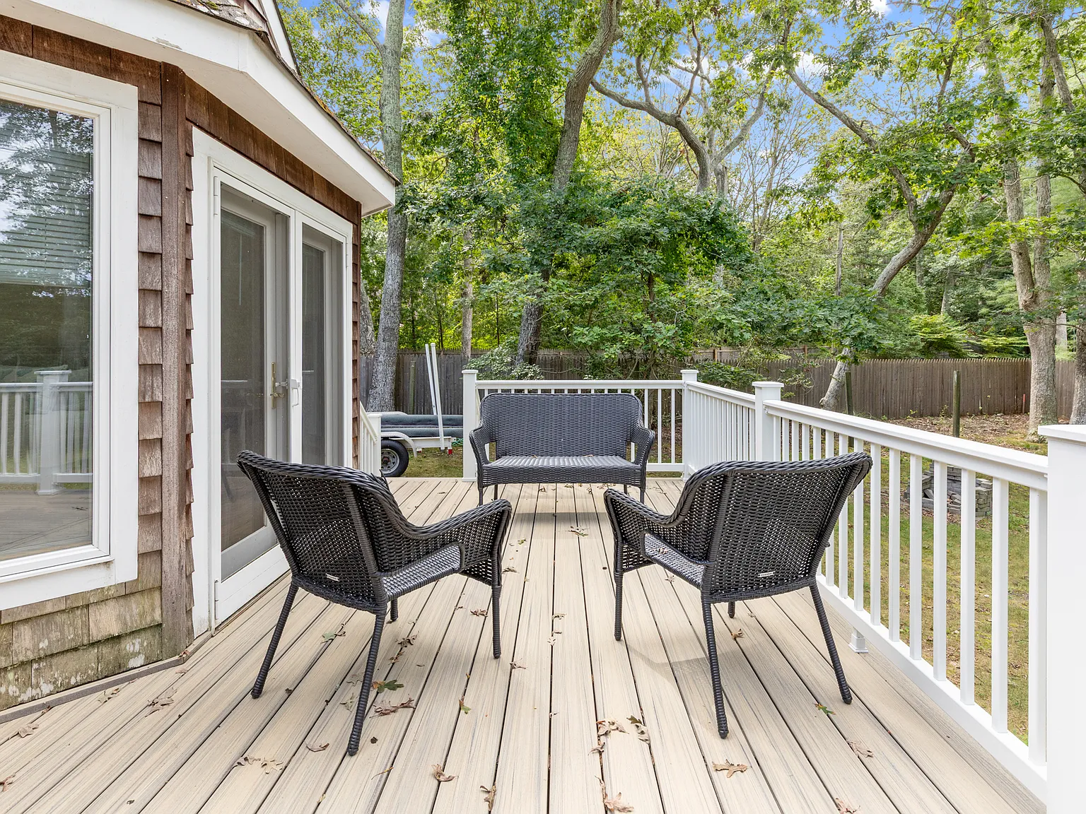 Effortless Summer Living in Southampton Shores — Photo 3