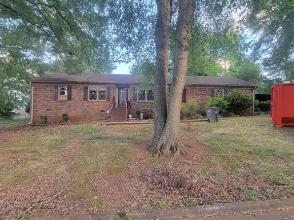 102 Wilma Dr, Greenville, SC 29617