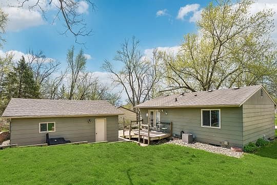 3rd image of 4121 SE 10th St