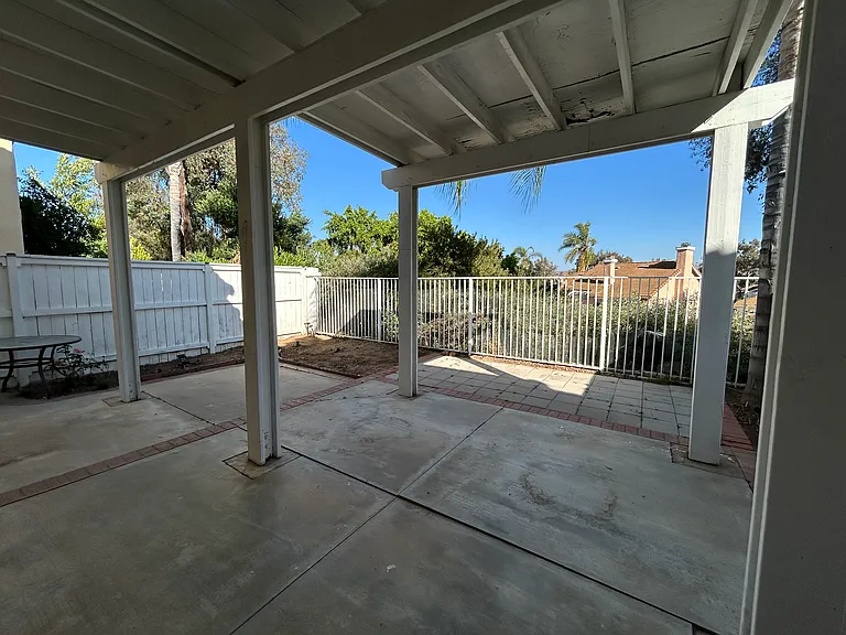 15743 Pepper St — Photo 30