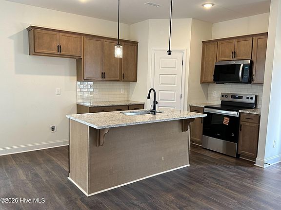 3rd image of 111 Goldenrod Loop