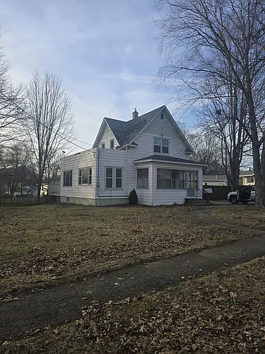 31 Eldredge St Photo 1