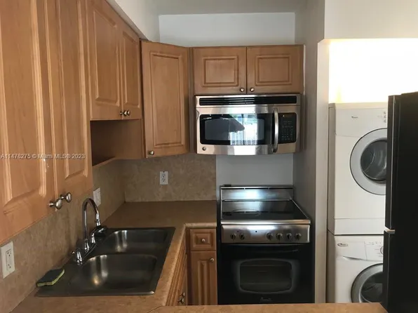 134 SW 7th Ave APT 303, Miami, FL 33130