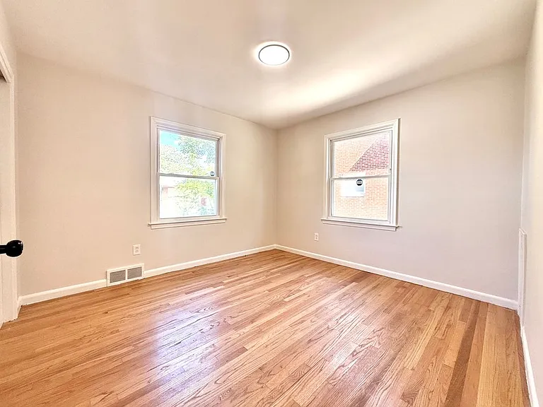 2180 Vernier Rd — Photo 19