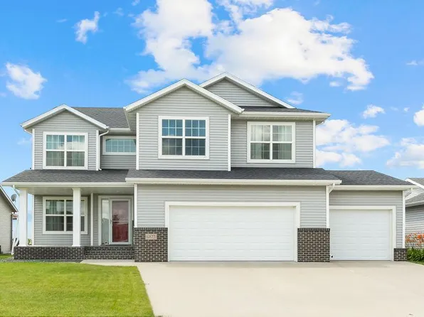 6875 24th St S, Fargo, ND 58104