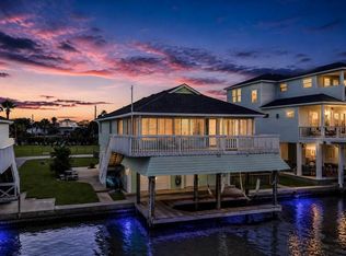 16610 Tern Rd, Jamaica Beach, TX 77554