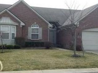 559 Woodhaven Dr #1, Commerce Township, MI
