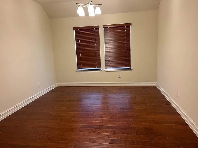 2333 Leeward Pl — Photo 2