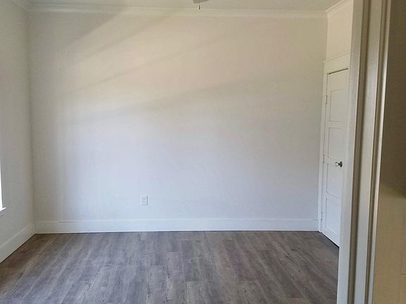 4th image of 6001 Texas St #A