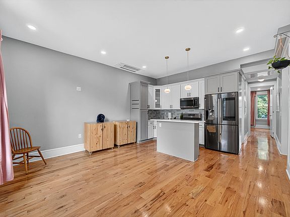 3rd image of 70 Sherman Pl APT 2