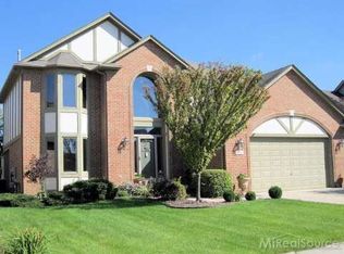 48554 Lafayette Dr, Macomb, MI 48044