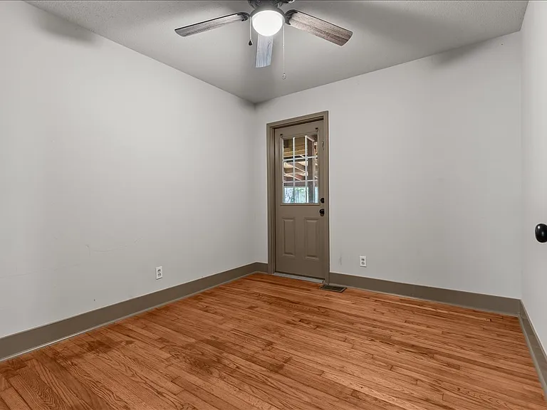 522 S Duncan Ave — Photo 12