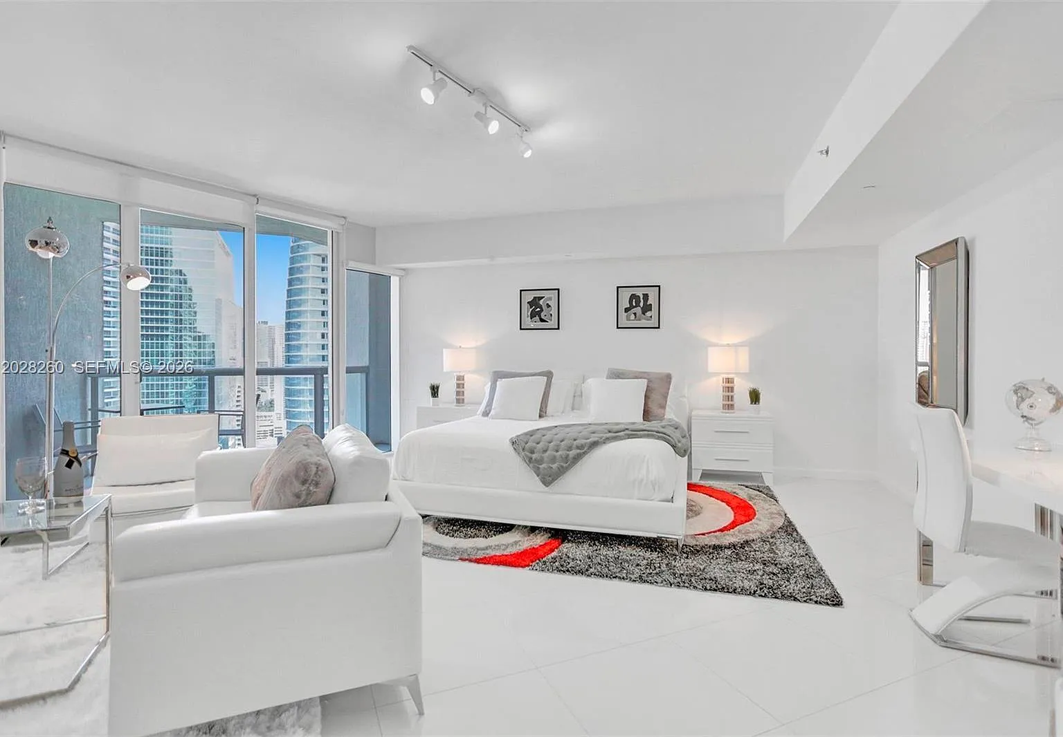 Iconbrickell Condo No 1 — Photo 2