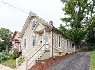 363 Wellington Ave, Elgin, IL 60120