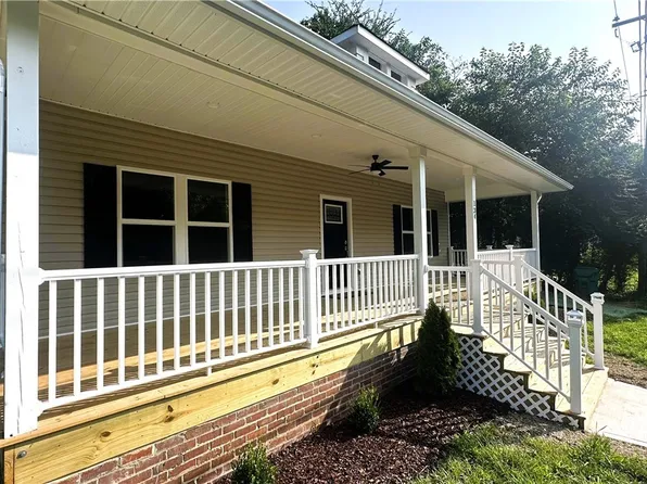 134 Archer Ave, Colonial Heights, VA 23834
