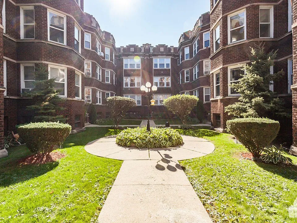 827 W Cornelia Ave #1N
