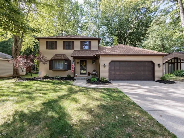 34075 Garrett Dr, North Ridgeville, OH 44039