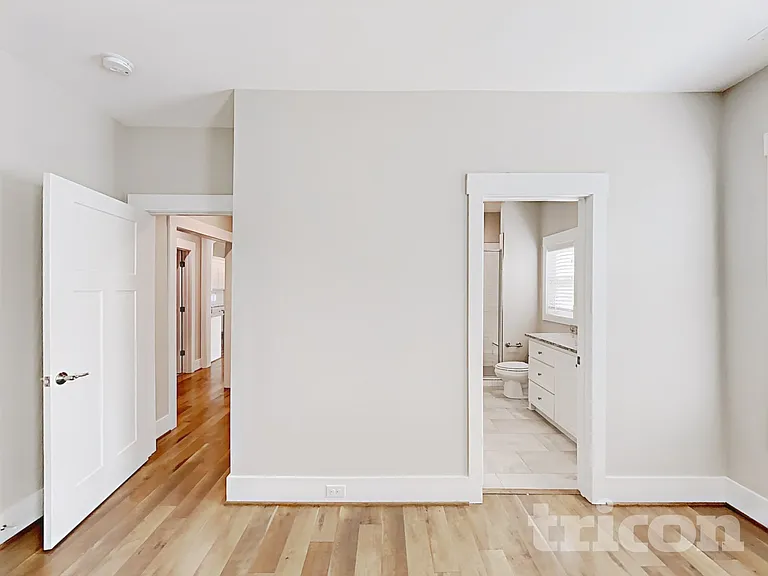 231 Bella Sq — Photo 8