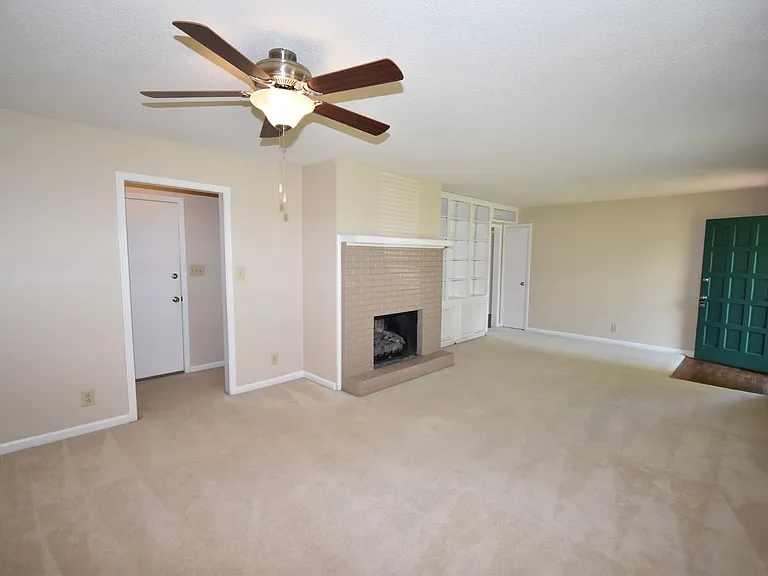 3049 Westchester Dr — Photo 4