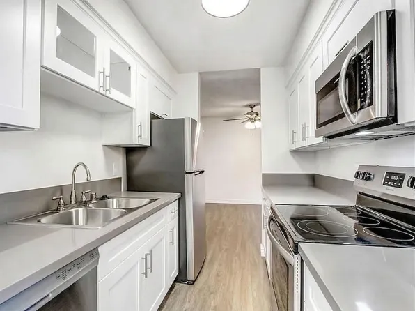 10th Street, 1037 10th St #203, Santa Monica, CA 90403