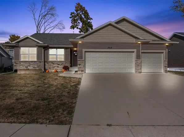 1918 Shady Grove Rd SW, Cedar Rapids, IA 52404