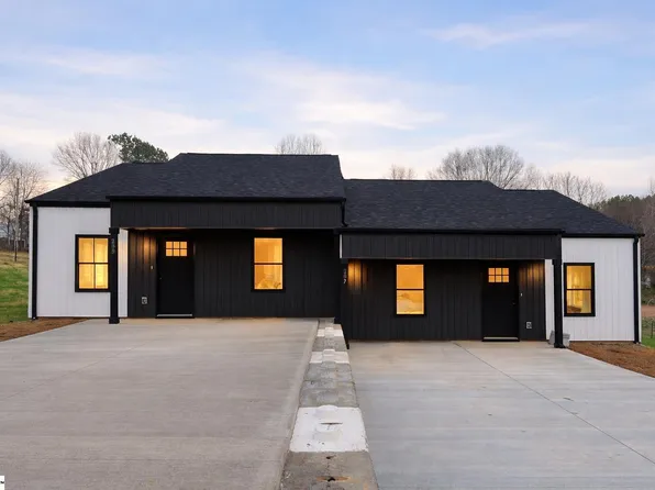 285/287 Scenic Ave, Campobello, SC 29322