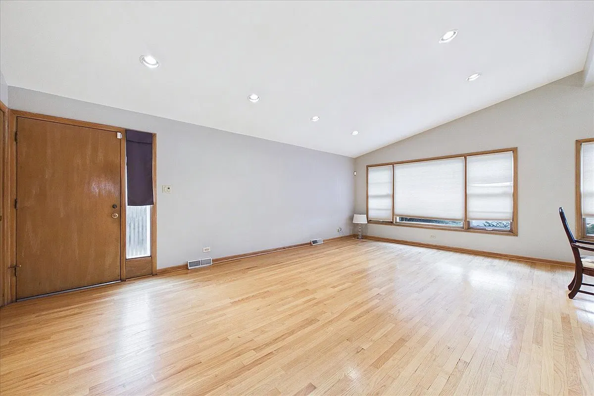 3 bed, 1296 sqft, $2,900 — Photo 4