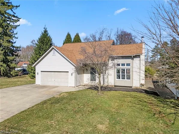 5913 Fulton Dr NW, Canton, OH 44718