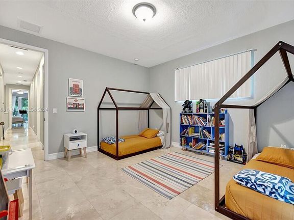 5th image of 3178 New York St #3178