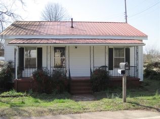 111 B St, Westminster, SC 29693