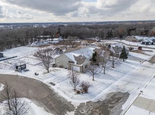 126 Acorn Ave NW, New London, MN 56273