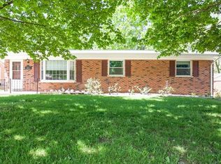 911 Prince Charles Way, Ballwin, MO 63021