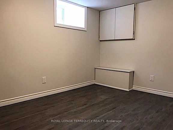 4th image of 79 Ionview Rd Unit 1