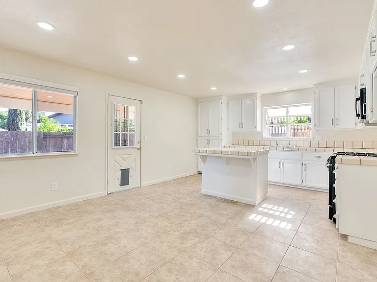 2130 Hidden Canyon Way — Photo 18