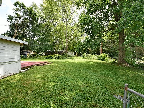 4th image of 3201 N Ashland Ave