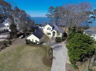 3044 Martins Point Rd, Kitty Hawk, NC 27949