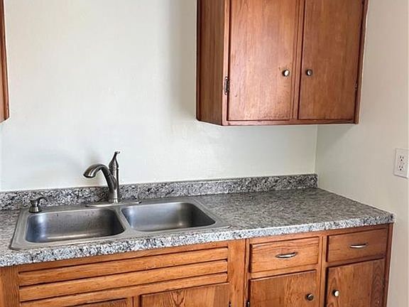 2nd image of 1749 Bernandino St
